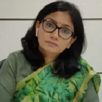 Gynaecologist Dr. Seema Surana in Petals Health